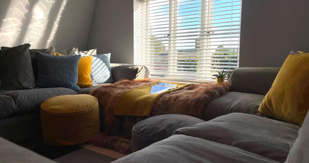 Stunning Luxury Apartment In Central Lymington Exterior foto